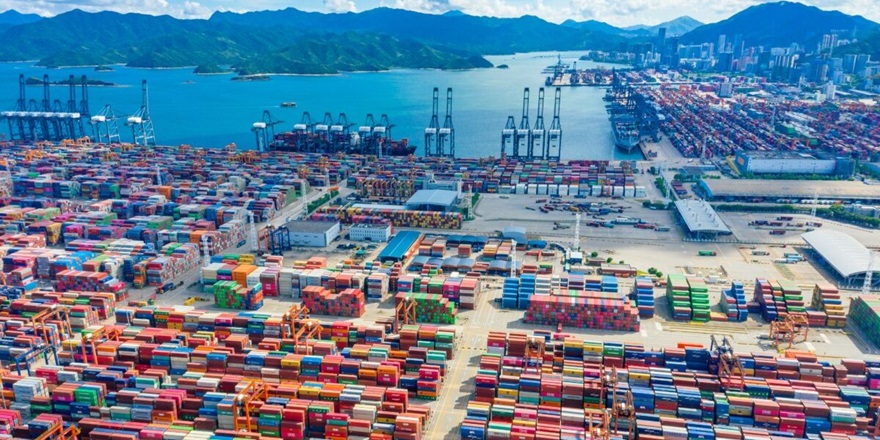 Çin limanlarında taşınan kargo ve konteyner hacmi geçen yıl arttı