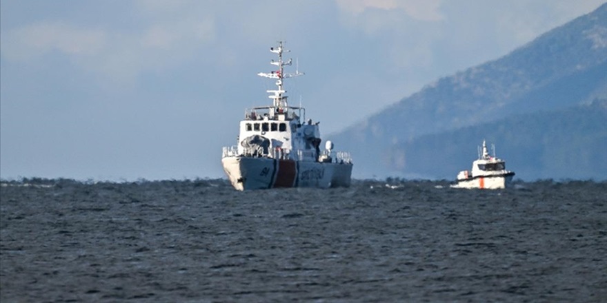 İzmir'ide balıkçı teknesinin batması sonucu 3 kişi öldü