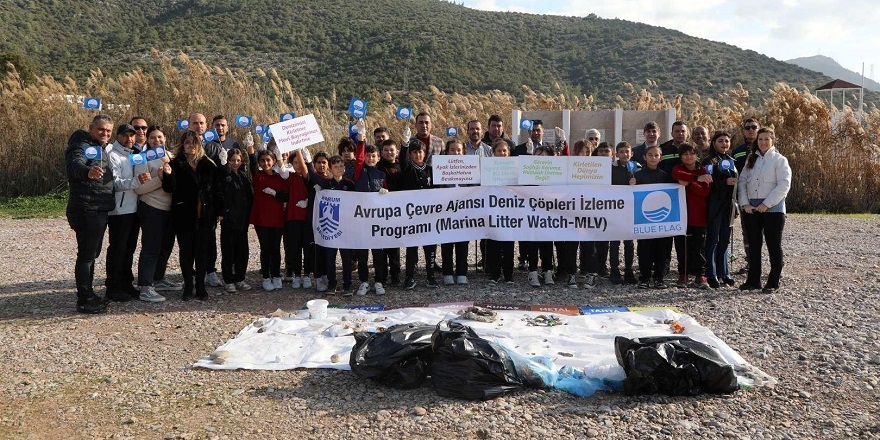 Bodrum'da halk plajında temizlik yapıldı