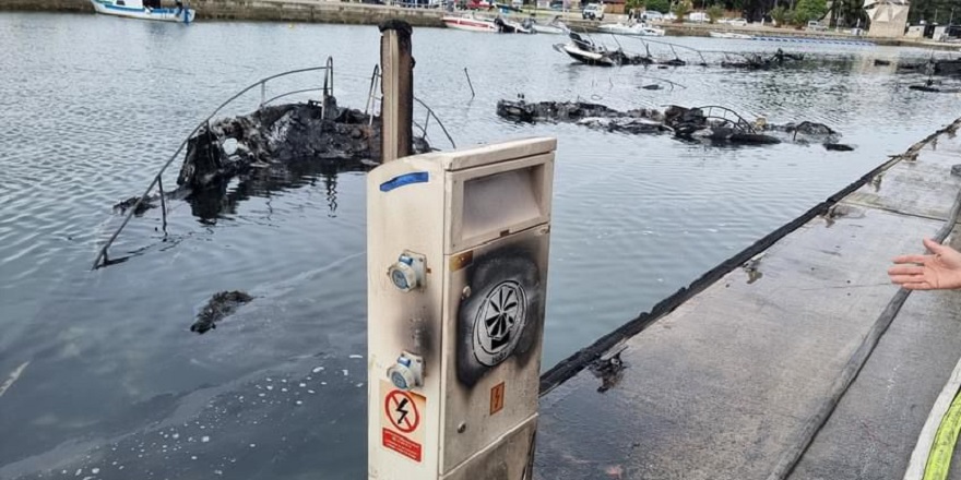 Marinada çıkan yangında 22 tekne yandı
