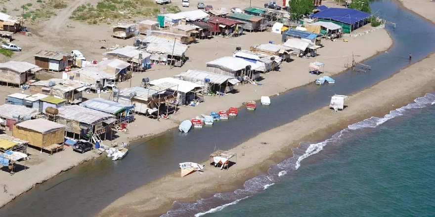 Artvin'den Hatay'a  kadar sahillerdeki bütün kaçak yapılar yıkılacak