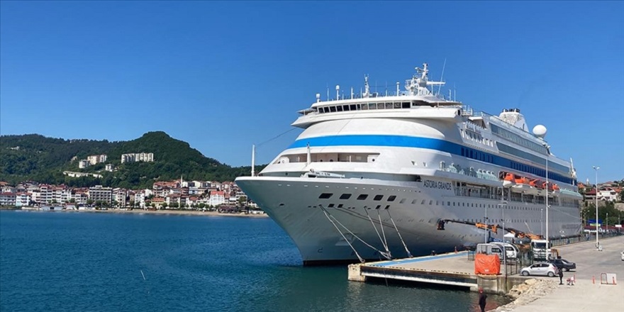 Amasra "Astoria Grande" kurvaziyerini ağırladı