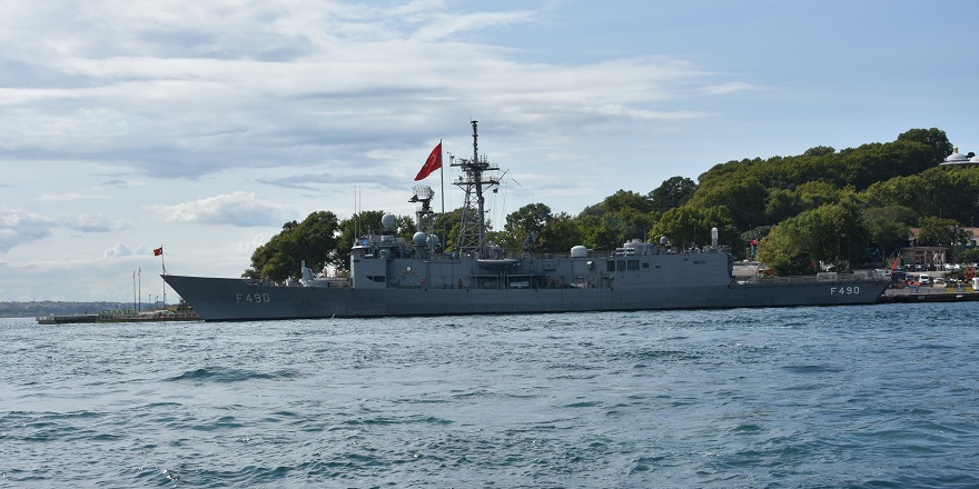 TCG Gaziantep fırkateyni NATO görevi kapsamında İstanbul'u ziyaret etti