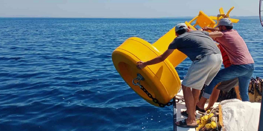 Saros'daki batıkların yerini belirtmek amacıyla denize şamandıralar bırakıldı