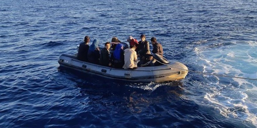 Çanakkale Ayvacık açıklarında 37 düzensiz göçmen yakalandı