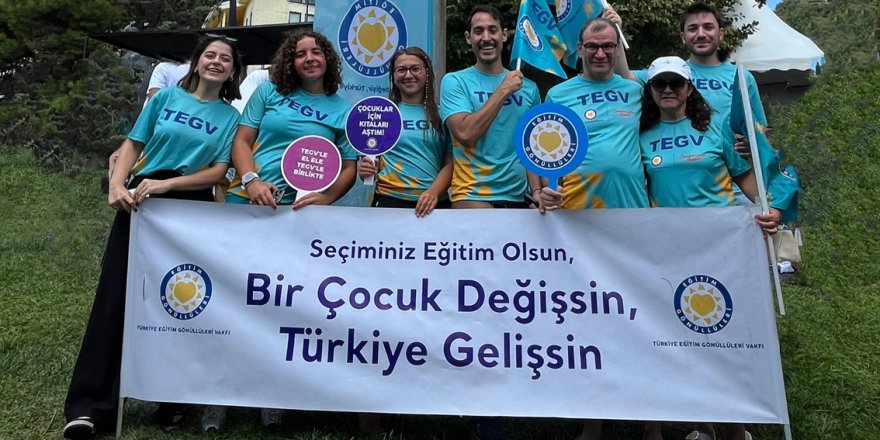 Yüzücüler TEGV’li çocuklara eğitim desteği için yarıştı