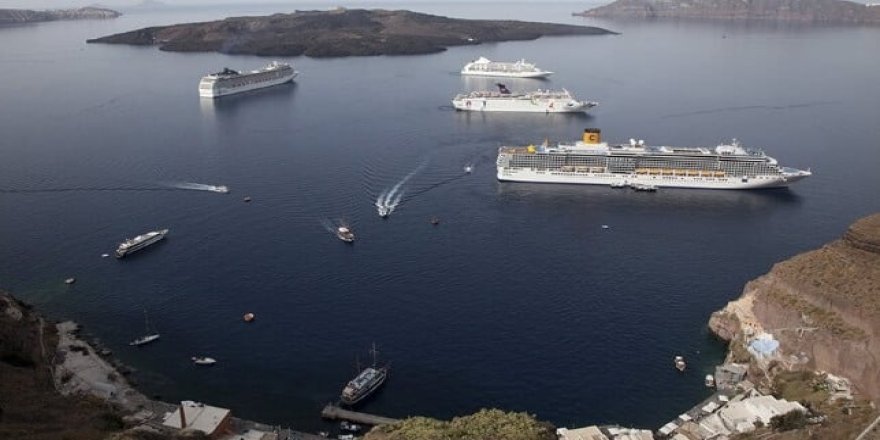 Yunanistan liman ücretlerini artırıyor, kruvaziyer gemilerine sınır koyuyor