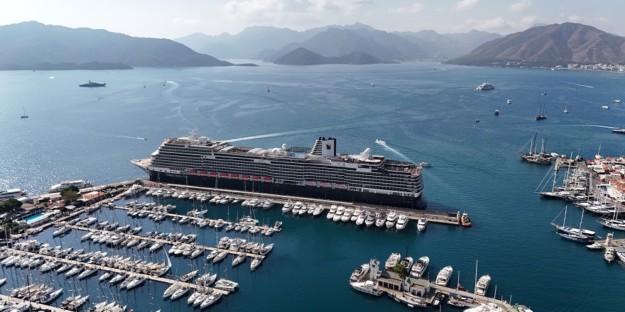 "MS Nieuw Statendam" Marmaris'e geldi