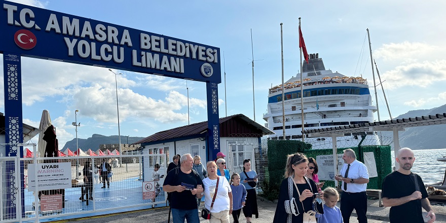 "Astoria Grande" kruvaziyeri Amasra'ya 1031 yolcu getirdi