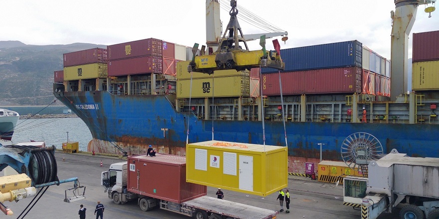 Katar Hükümeti'nin yaşam konteynerleri İskenderun'a geldi