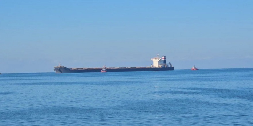 Zonguldak'ta kargo gemisi karaya oturdu