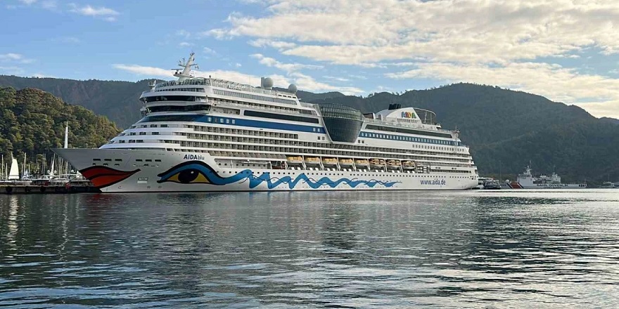 Yolcu gemisi "Aida Blu" ile Marmaris'e 2 bin 38 turist geldi