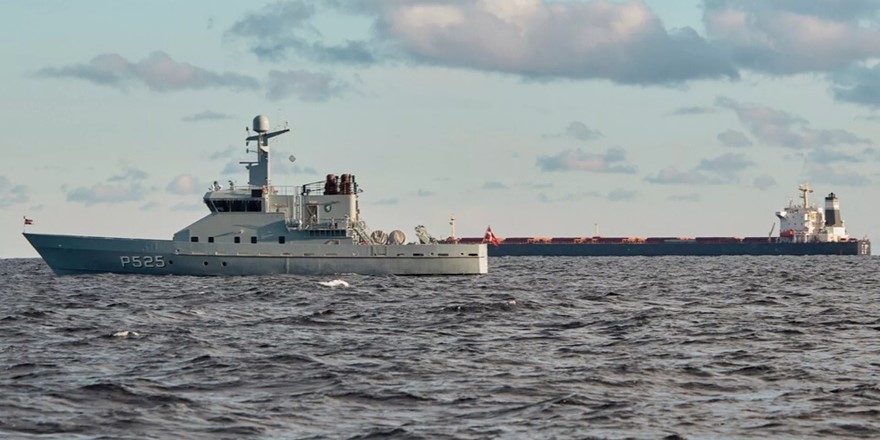 Stockholm, Çin kargo gemisini İsveç karasularına geri dönmeye çağırdı