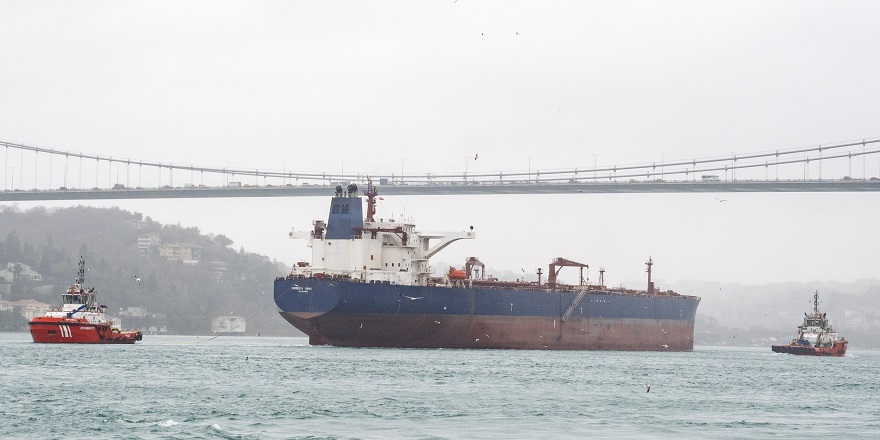 İstanbul Boğazı'nda gemi trafiği çift yönlü kapatıldı