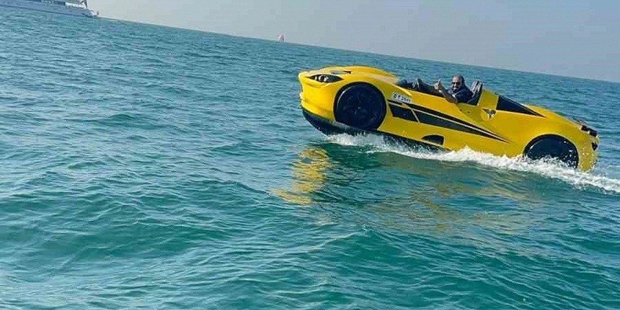 Ferrari görünümlü jet ski 