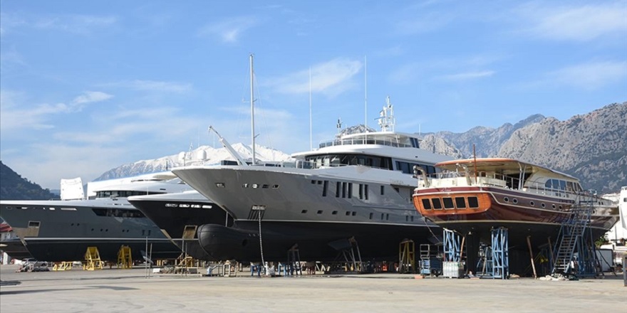 Antalya Serbest Bölge'nin geçen yılki ticaret hacmi 1,1 milyar doları aştı