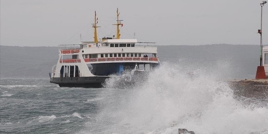 Çanakkale'de fırtına nedeniyle yarın bazı feribot seferleri iptal edildi