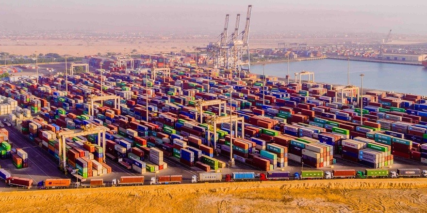 Cosco Shipping, Mısır'dan liman satın aldı
