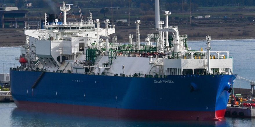Sıvılaştırılmış gazı tekrar gaza dönüştürecek gemi İtalya'ya ulaştı