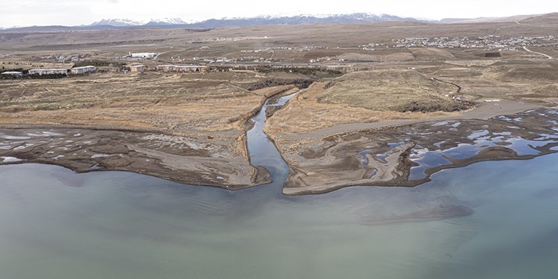 Küresel ısınma: Van Gölü’ndeki çekilme, inci kefalini vurdu