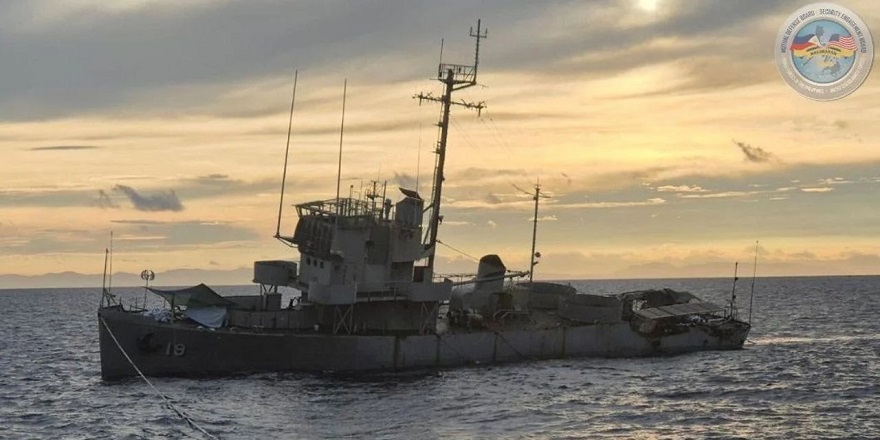 Askeri tatbikatta hedef alınacak gemi kazara battı