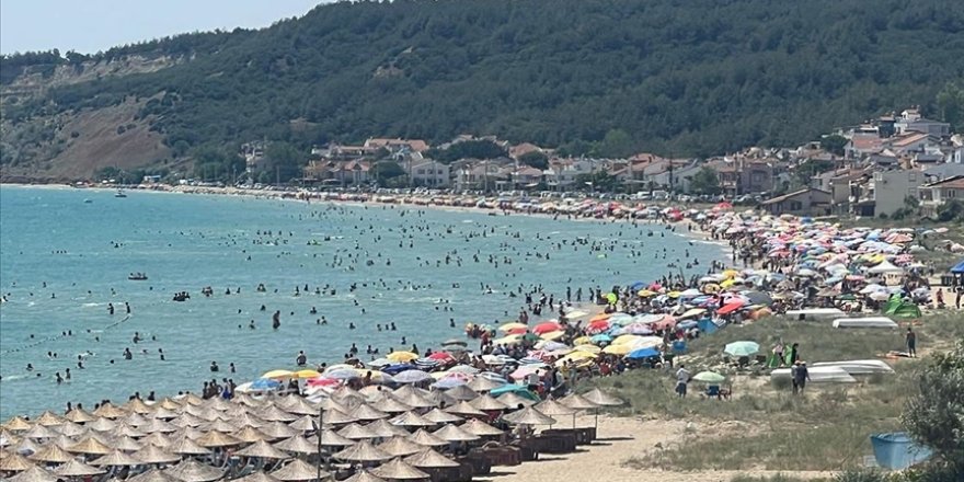 Saros Körfezi sahillerinde bayram yoğunluğu yaşanıyor