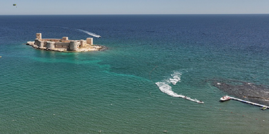 Mersin'de, turizme 11 mavi bayraklı plajda hizmet verilecek