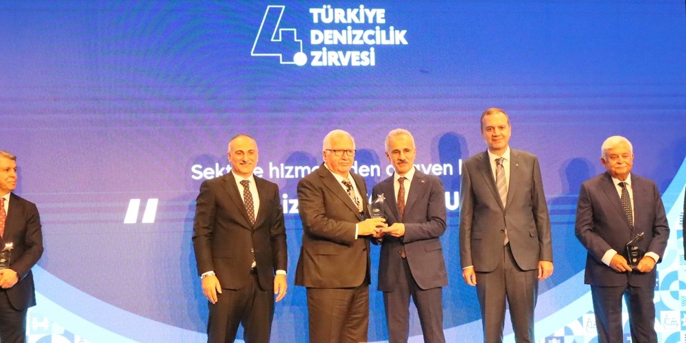 Cengiz Kaptanoğlu’na Denizcilik Sektörünün Duayeni Ödülü