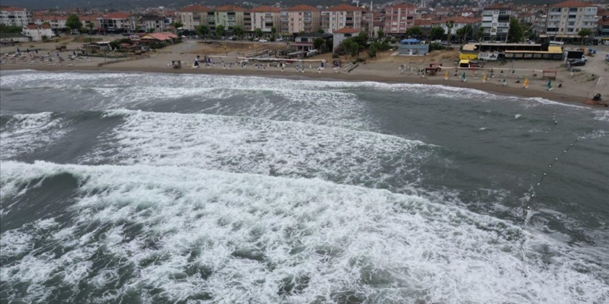 Sakarya ve Zonguldak'ta denize girişler yasaklandı