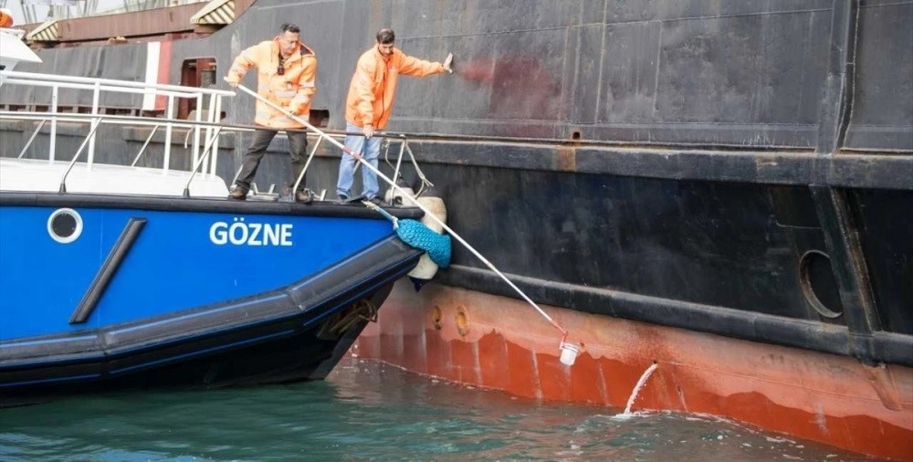 Mersin'de 2022'de denizi kirleten 13 gemiye para cezası verildi