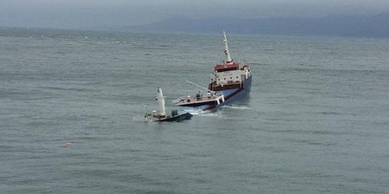 Antalya açıklarında ticari geminin battığı ihbarı üzerine arama kurtarma çalışması yapılıyor