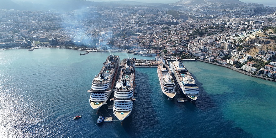 Kuşadası'na 5 kruvaziyerle 10 bin 916 turist geldi