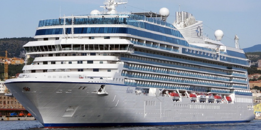 "MV Allura" isimli kruvaziyer Antalya'ya geldi