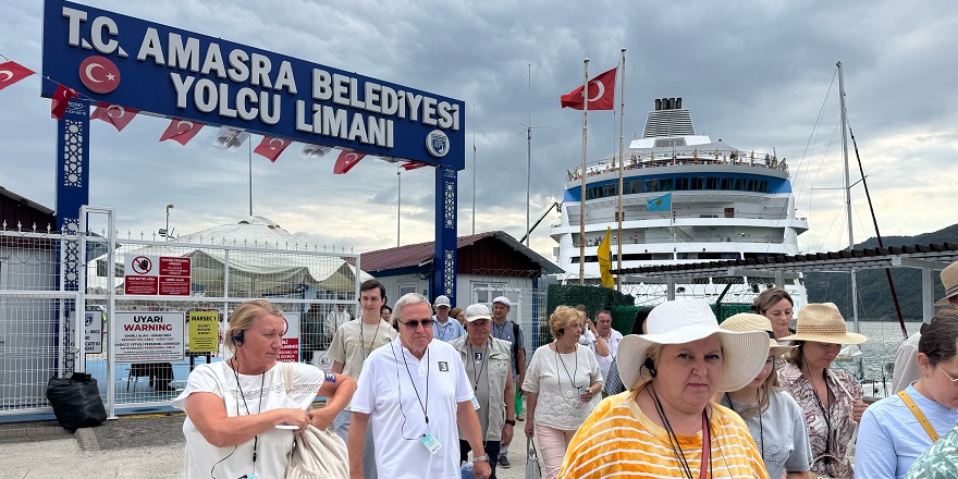 Palau bandıralı kruvaziyer gemi Amasra'da