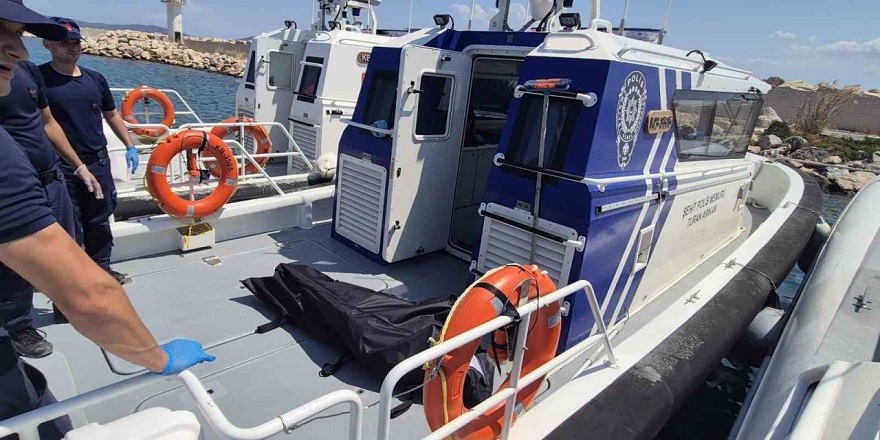 Gemiden düşen personel hayatını kaybetti