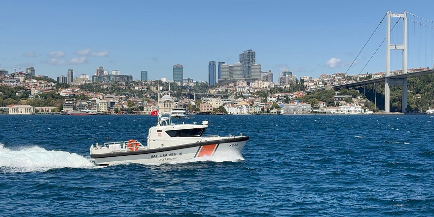 İstanbul Boğazı'ndaki yüzme yarışında Rus yüzücü kayboldu