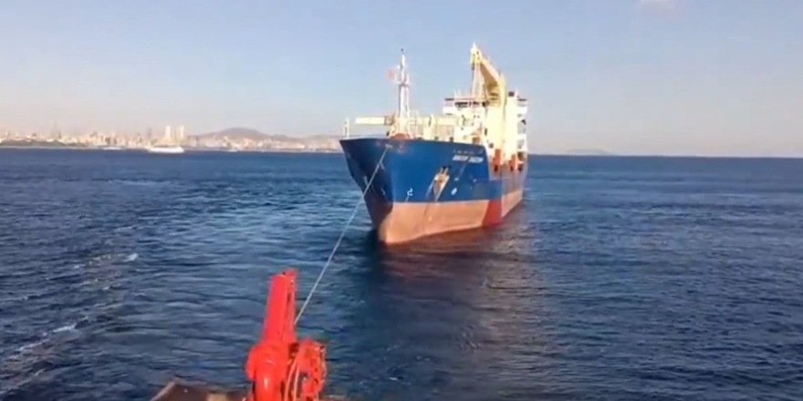 Makine arızası yapan "VIKTOR ZABELIN" Ahırkapı'ya demirletildi