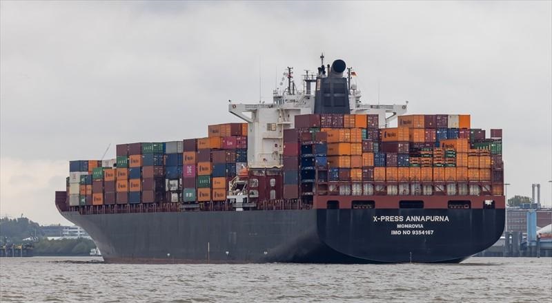 Misrata Limanı'na 304 metrelik konteyner gemisi "Hakuna Matata" demir attı