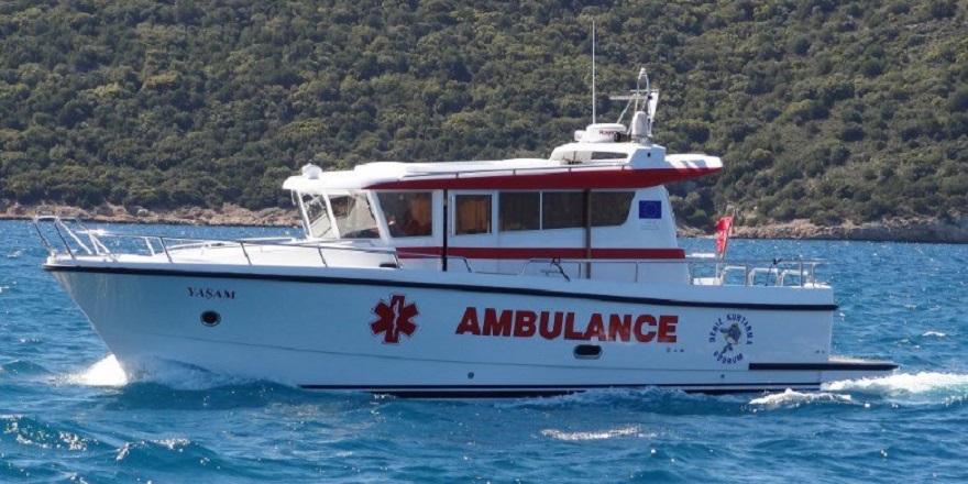 Teknede fenalaşan yaşlı turiste tıbbi tahliye yapıldı