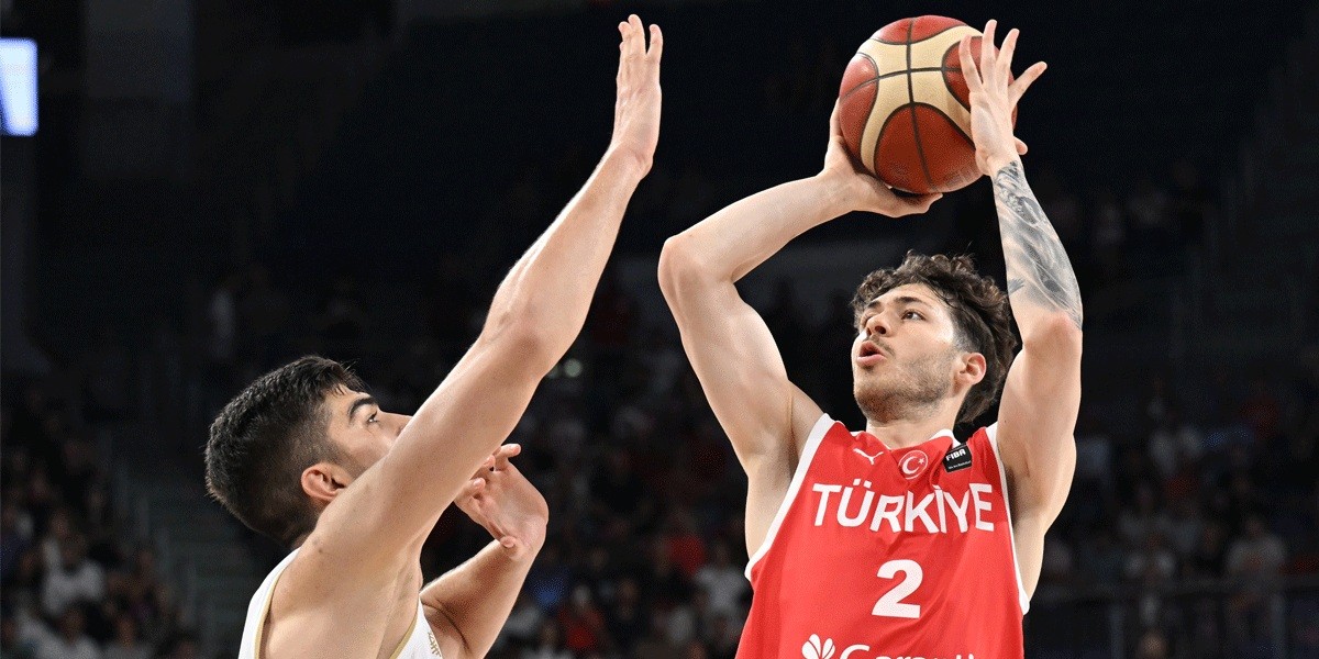 Milliler, Sırbistan karşısında liderlik için parkede