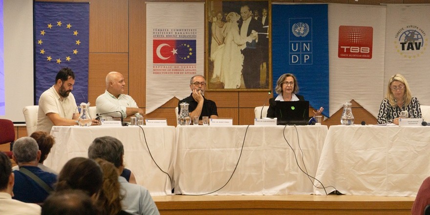 "Çanakkale'de İklim Krizi: Afetler, Sorunlar ve Çözümler Çalıştayı" düzenlendi
