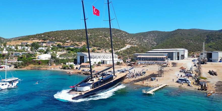 7 yılda inşa edilen 50,5 metrelik yelkenli yat denize indirildi