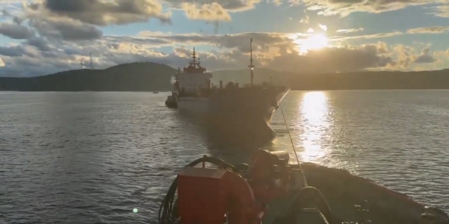 İstanbul Boğazı'nda arızalanan kargo gemisi Büyükdere'ye demirletildi