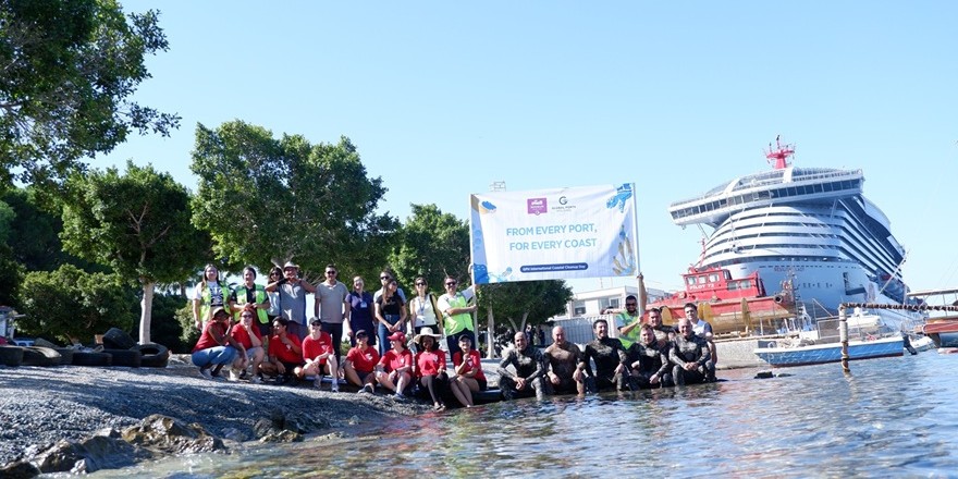 Bodrum Cruise Port plaj ve deniz temizleme çalışmalarına devam ediyor