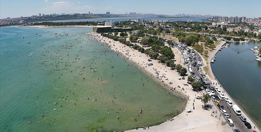 İBB plajlarında bu yıl 2 bin 840 kişi boğulmaktan kurtarıldı