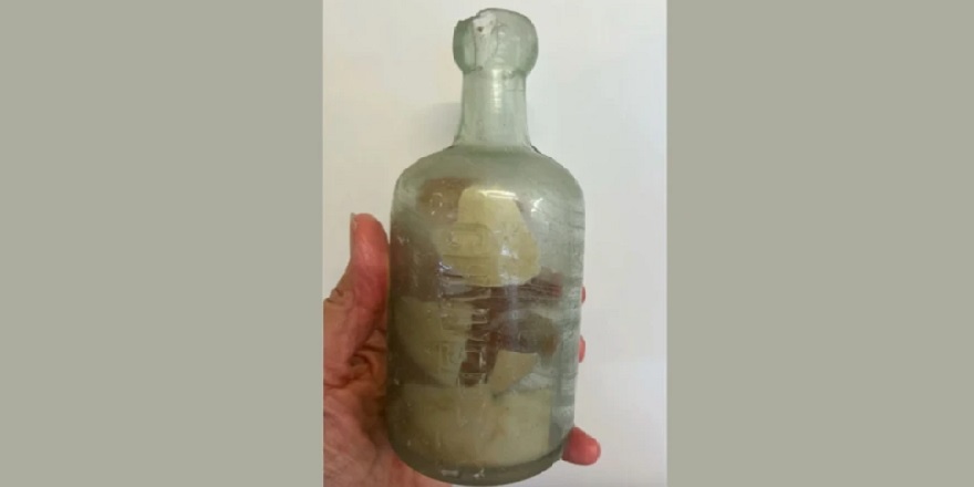 Cam şişede denize bırakılan mektuplar 109 yıl sonra bulundu