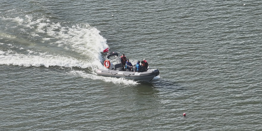 Meriç Nehri'nde zodyak botla sınır devriyesi