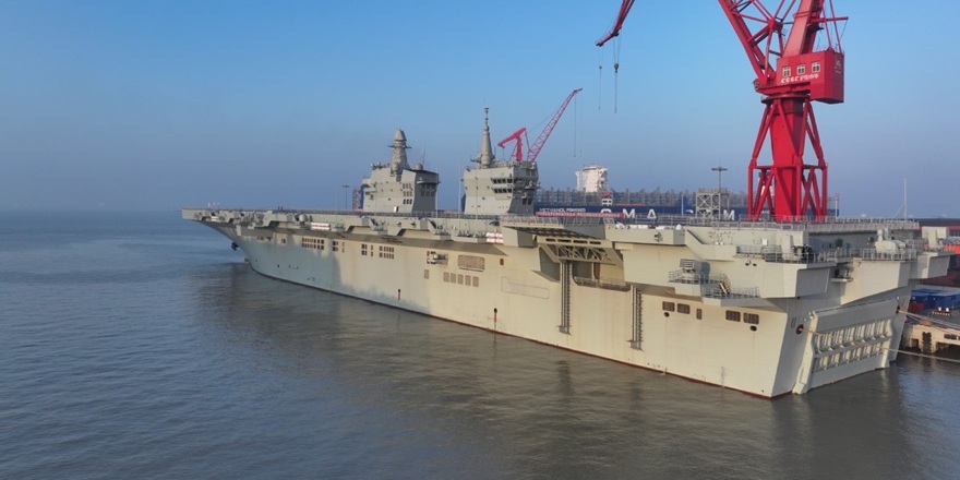 İHA taşıyabilen ilk savaş gemisi "Sıçuan" deneme seyirlerine başladı