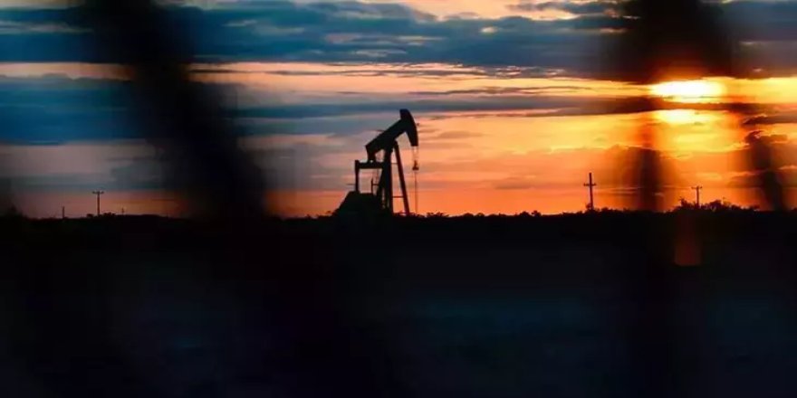 Suudi Arabistan’dan hibe edilen 90 bin ton ham petrol yüklü tanker Suriye'ye ulaştı