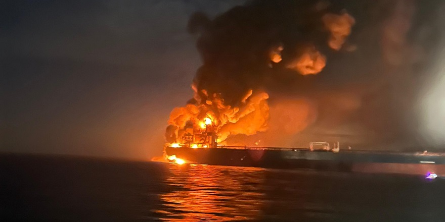 "KAIROS" gemisindeki 25 personel Kocaeli'deki limana getirildi